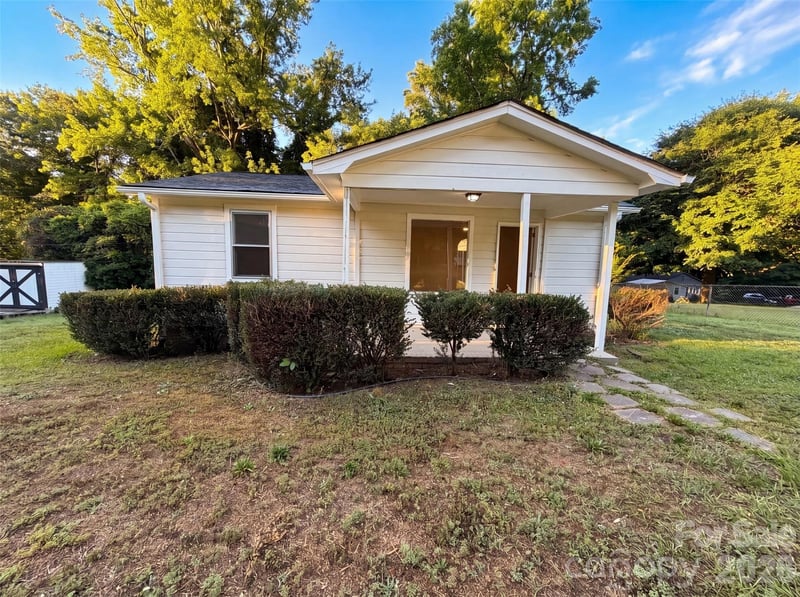 1413 Westside Drive, Fort Mill, SC - 2 beds, 1 bath, 739 sqft - $209,000