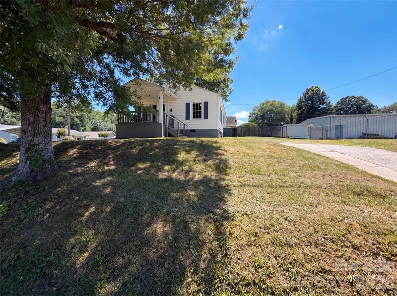123 E Farmview Street, Gastonia, NC - 2 beds, 1 bath, 774 sqft - $155,000
