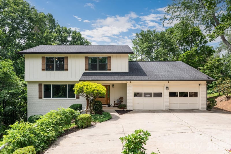 24 Audubon Drive, Asheville, NC - 4 beds, 3.5 baths, 2,880 sqft - $899,000