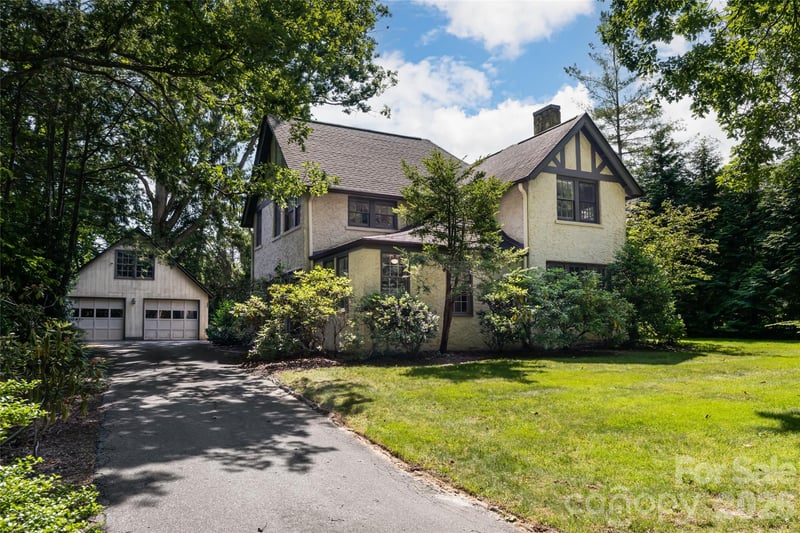 20 Buena Vista Road, Asheville, NC - 4 beds, 3 baths, 2,754 sqft - $1,199,900