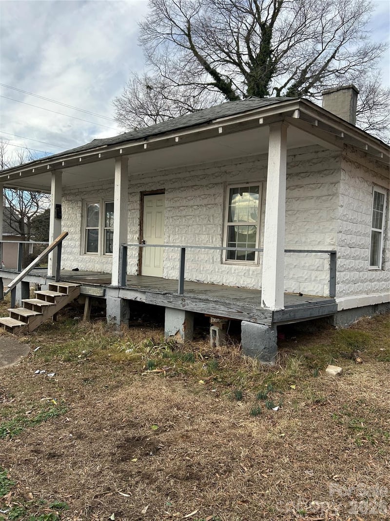 517 Booker Street, Shelby, NC - 2 beds, 1 bath, 900 sqft - $49,000