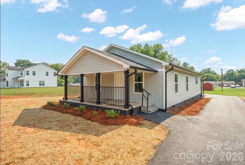 1810 E Greenbriar Road, Statesville, NC - 3 beds, 2 baths, 1,210 sqft - $235,000