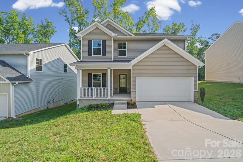 7813 E Lane Drive, Charlotte, NC - 3 beds, 2.5 baths, 2,225 sqft - $389,900
