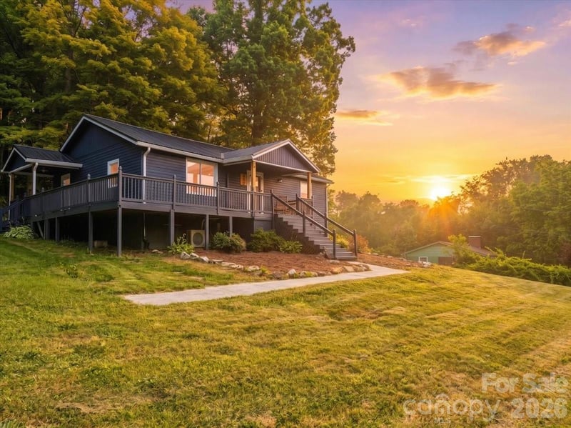 352 Jakes Branch Road, Spruce Pine, NC - 3 beds, 1 bath, 1,032 sqft - $244,900
