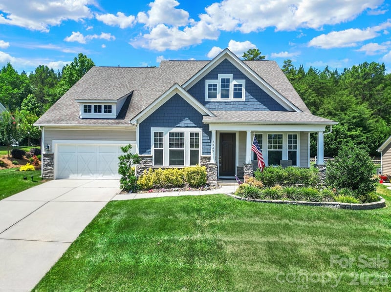 7043 Wyngate Place, Lancaster, SC - 3 beds, 3.5 baths, 3,001 sqft - $699,900
