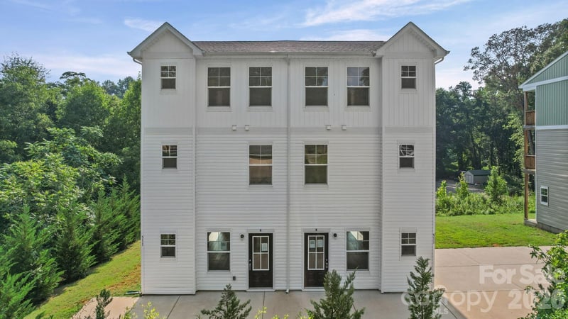 511 N Hill Street A and B, Dallas, NC - 6 beds, 1 bath, 3,368 sqft - $439,900