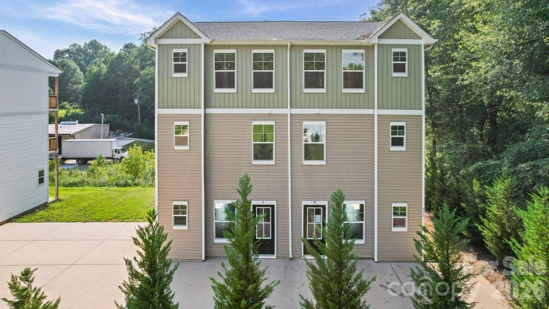 511 N Hill Street C and D, Dallas, NC - 6 beds, 1 bath, 3,319 sqft - $439,900