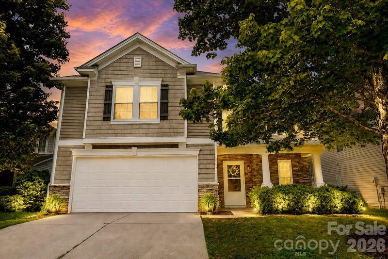 2717 Markham Woods Court, Charlotte, NC - 3 beds, 2.5 baths, 1,915 sqft - $359,900