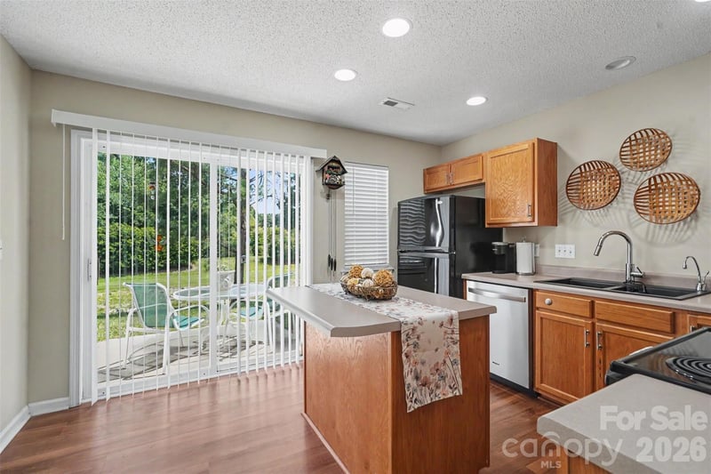 605 Gelderland Drive, Matthews, NC - 3 beds, 2.5 baths, 1,328 sqft - $290,000
