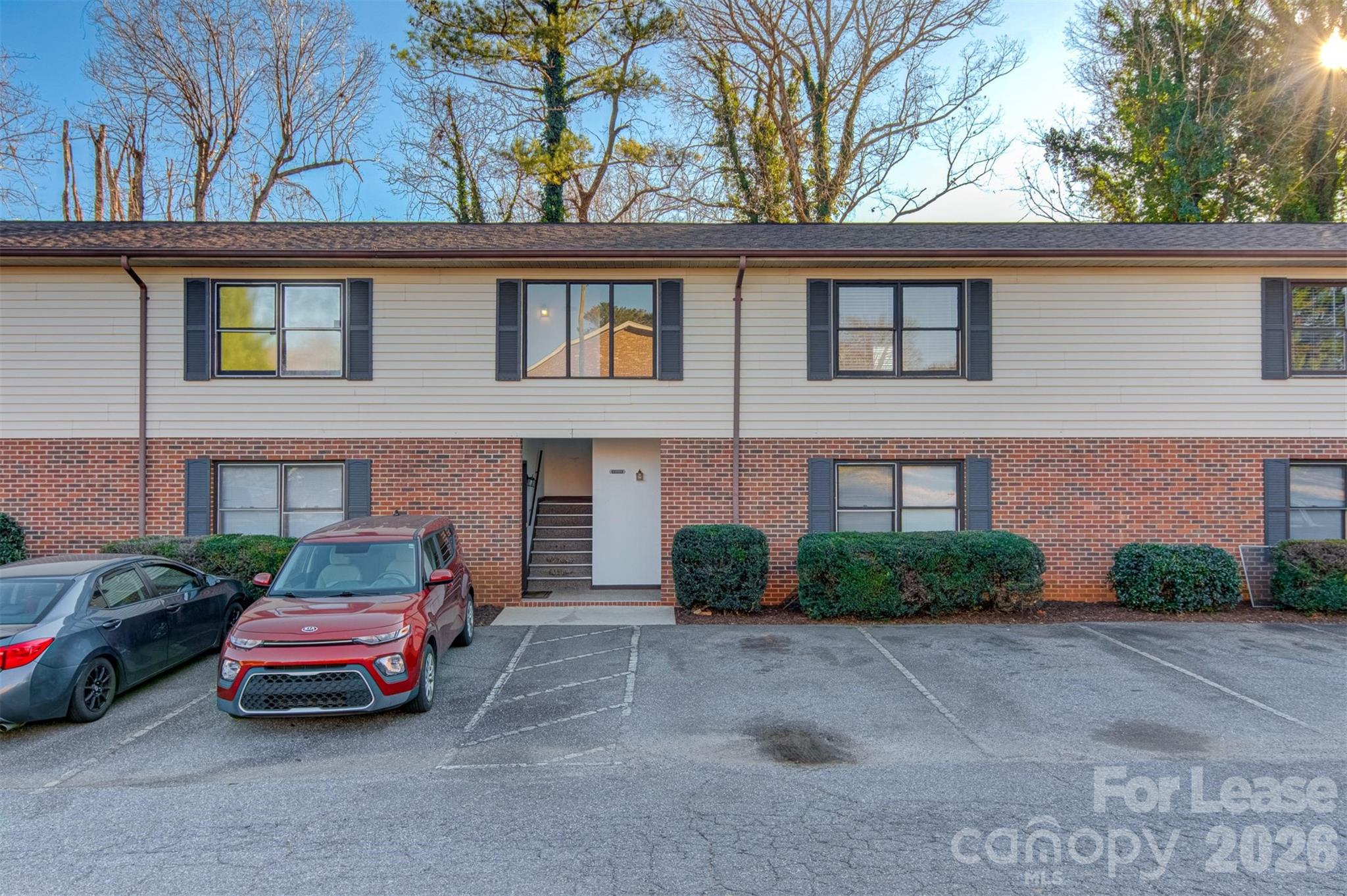 525 12th Street SW Apt 17, Hickory, NC. property listing photo