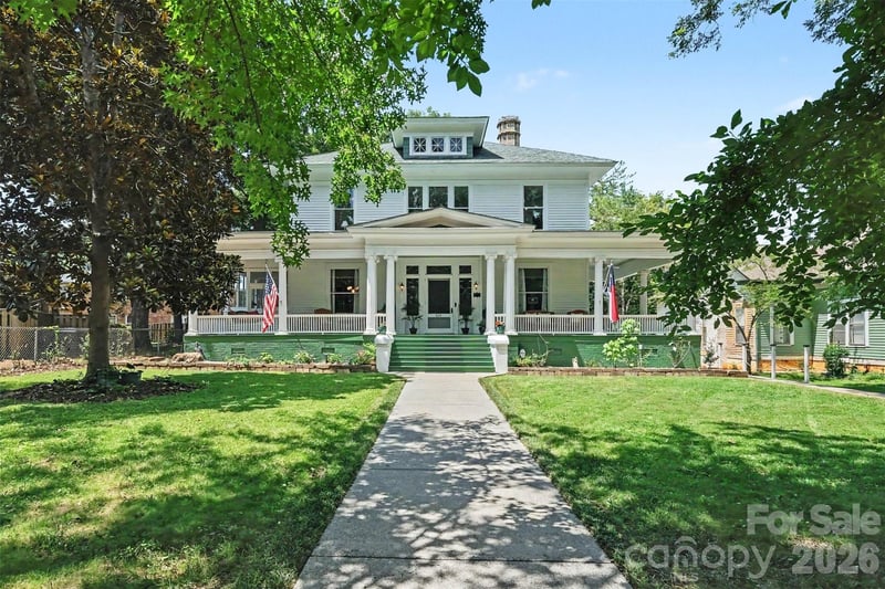 624 Walnut Street, Statesville, NC - 5 beds, 2.5 baths, 3,796 sqft - $623,000