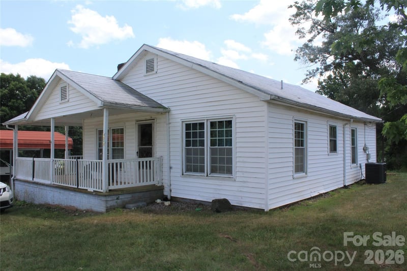 4388 Ruritan Drive, Morganton, NC - 2 beds, 1 bath, 936 sqft - $199,900