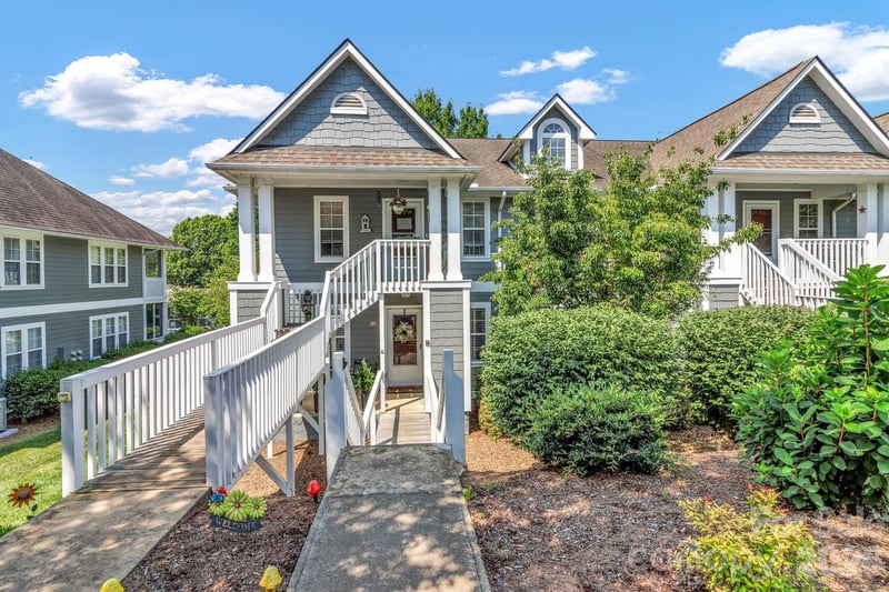 2601 Sagamore Lane, Asheville, NC - 2 beds, 2 baths, 1,134 sqft - $312,500