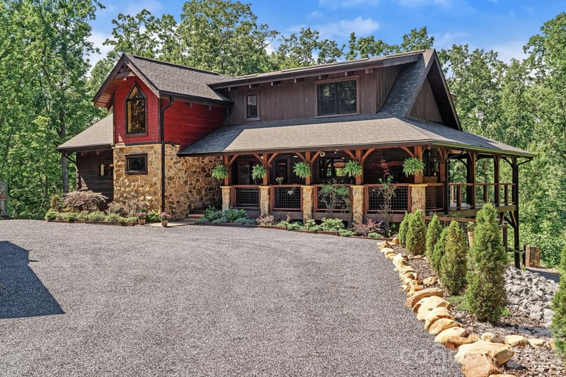 745 Mossy Oak Trail, Nebo, NC - 3 beds, 3.5 baths, 4,208 sqft - $1,050,000