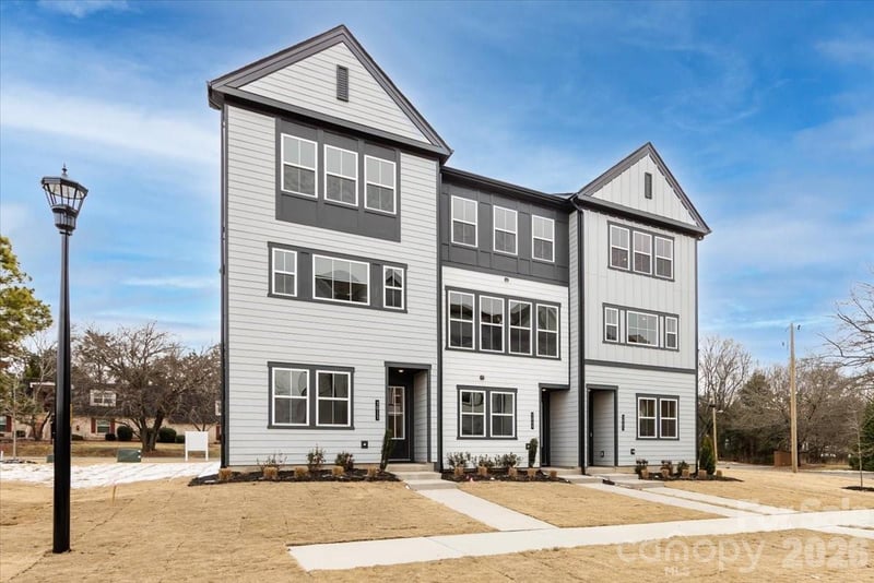 3013 Circles End, Charlotte, NC - 3 beds, 3 baths, 2,080 sqft - $524,990