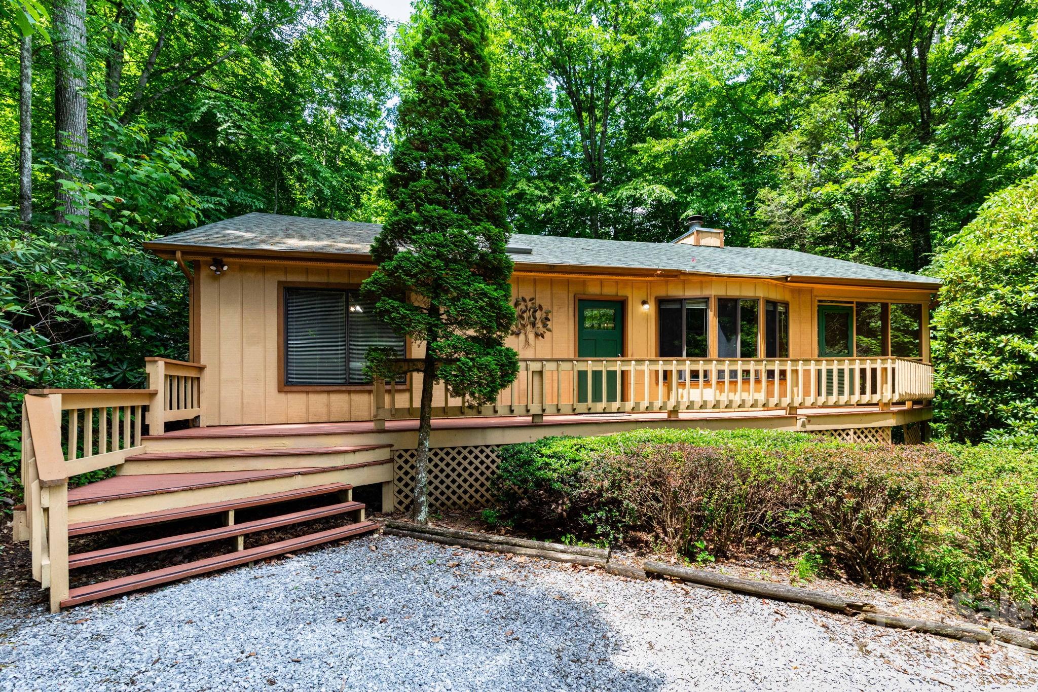 86 Mountain Road, Maggie Valley, NC. property listing photo