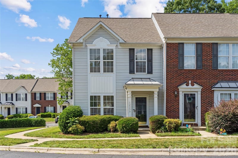 12353 Jessica Place, Charlotte, NC - 2 beds, 2.5 baths, 1,444 sqft - $249,500