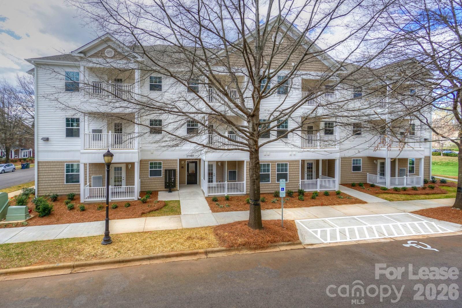 17905 Delmas Drive Apt 302, Cornelius, NC. property listing photo