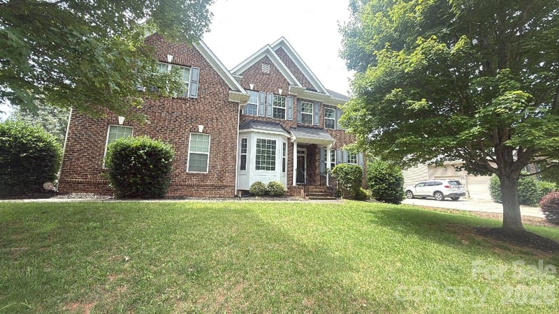 1008 Hawker Road, Matthews, NC - 5 beds, 3 baths, 3,518 sqft - $650,000