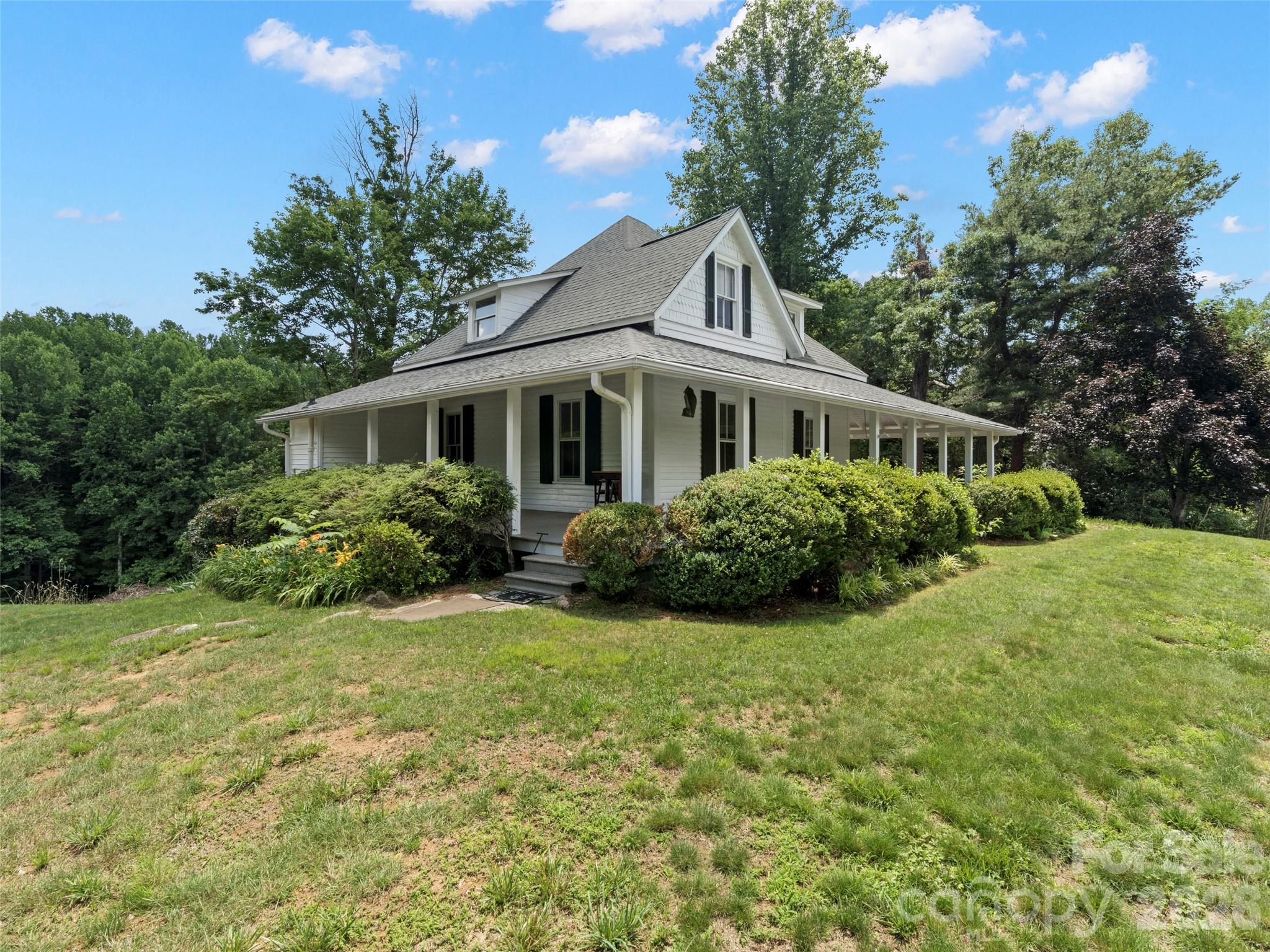 54 Louisiana Avenue, Saluda, NC. property listing photo