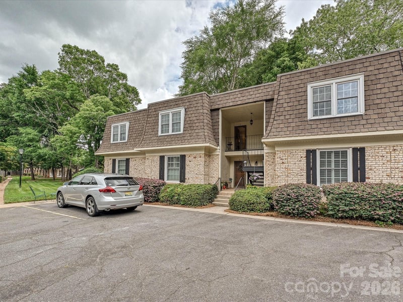 2233 Rexford Road C, Charlotte, NC - 2 beds, 2 baths, 1,308 sqft - $284,000