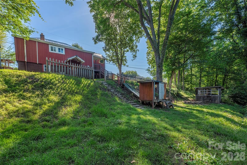 261 Star Ridge Road, Canton, NC - 2 beds, 1 bath, 691 sqft - $239,900