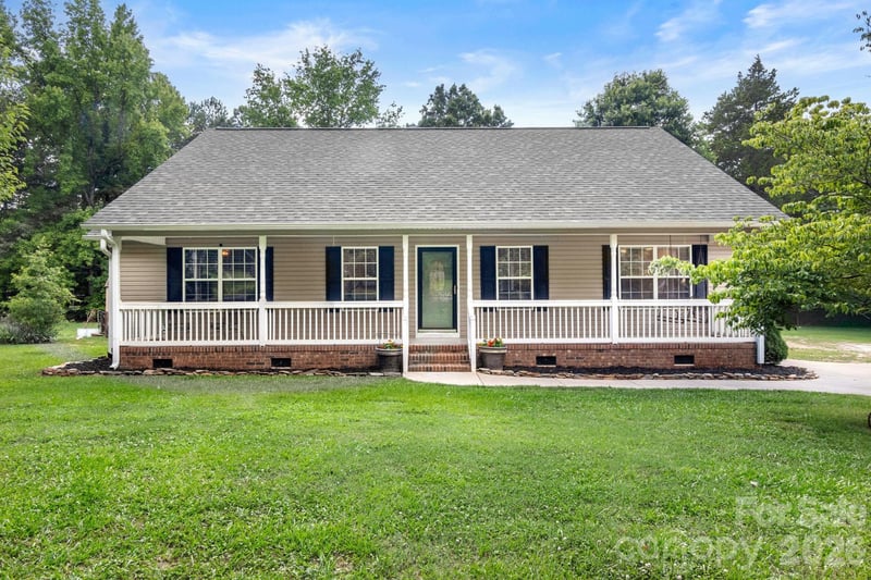 510 Roberts Avenue, York, SC - 3 beds, 2 baths, 1,517 sqft - $324,000