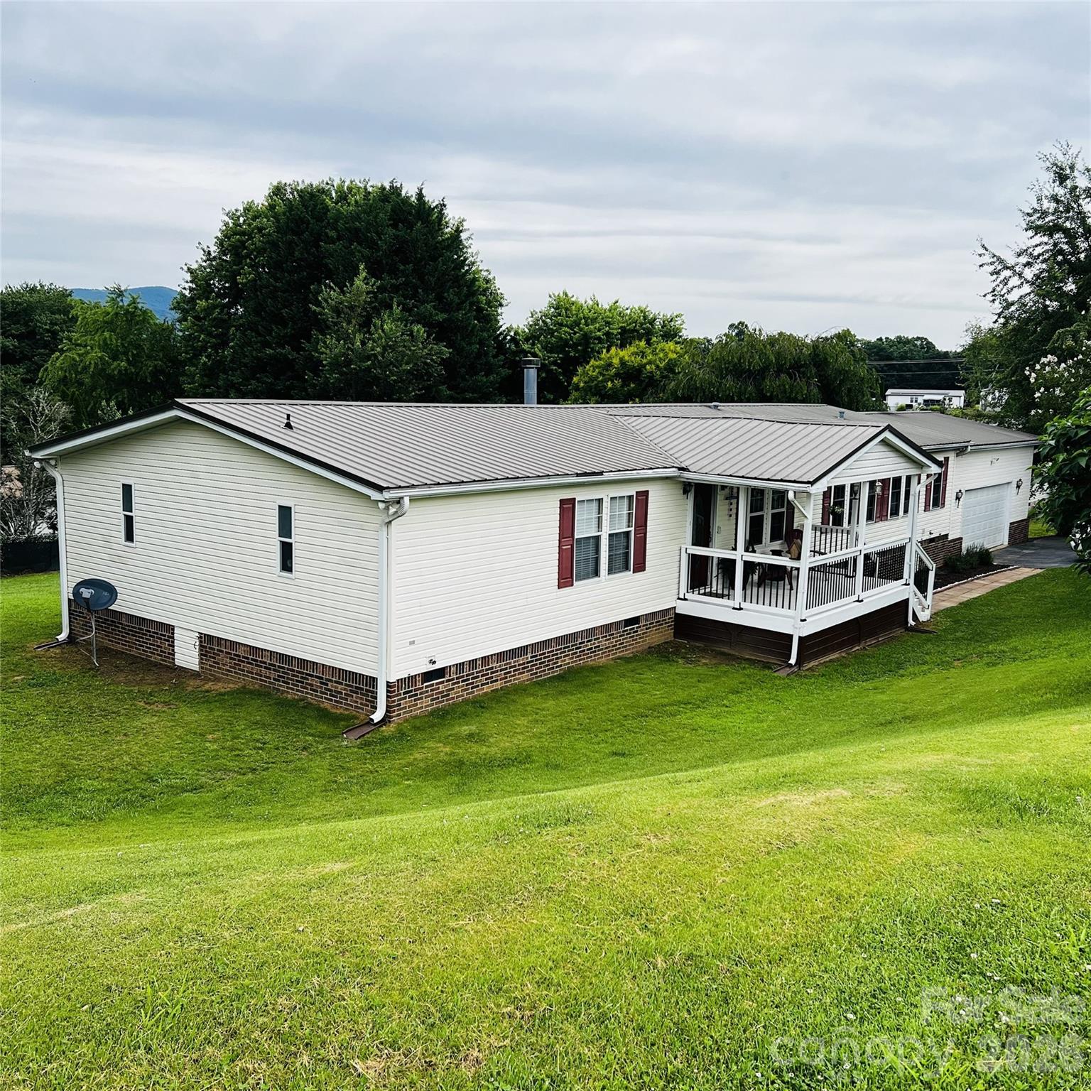 22 Sweet Briar Path Way, Hendersonville, NC. property listing photo