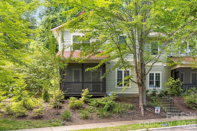 72 Owens Bell Lane, Asheville, NC - 2 beds, 1 bath, 986 sqft - $425,000