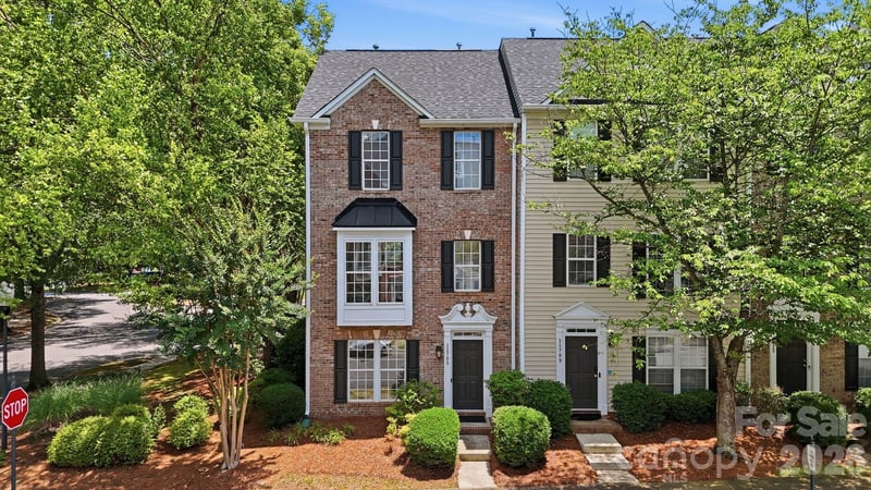 11705 Fiddlers Roof Lane, Charlotte, NC - 3 beds, 3 baths, 1,945 sqft - $475,000