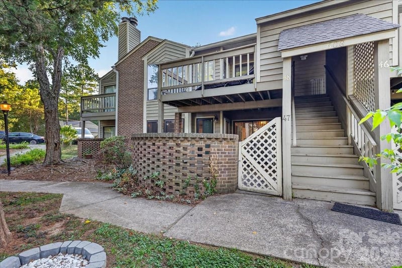 1608 Sharon Road W Apt 47, Charlotte, NC - 2 beds, 2 baths, 985 sqft - $180,000