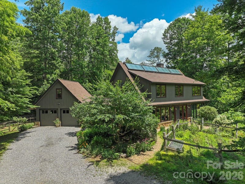 24 Merriwood Trail, Arden, NC - 3 beds, 3 baths, 2,594 sqft - $1,295,000
