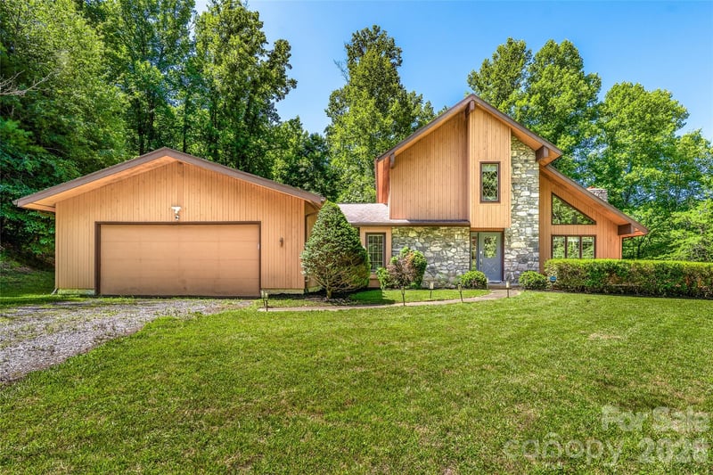 340 Sugar Hollow Road, Fairview, NC - 3 beds, 3 baths, 2,408 sqft - $799,000