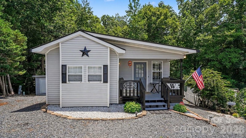 113 Lake View Drive, New London, NC - 2 beds, 1 bath, 819 sqft - $299,000