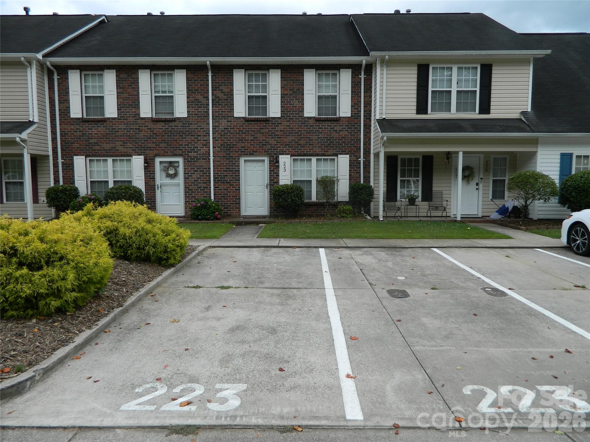 223 Linkside Court SE, Lenoir, NC. property listing photo