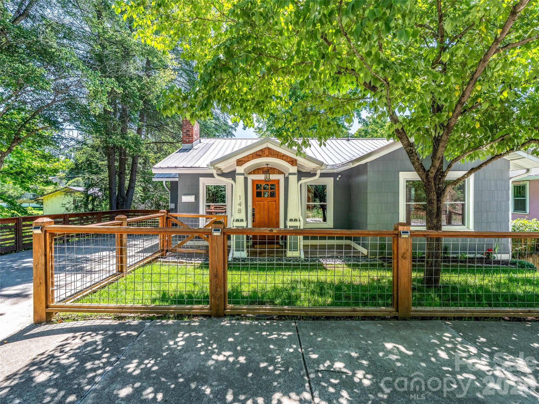 148 Sand Hill Road, Asheville, NC. property listing photo