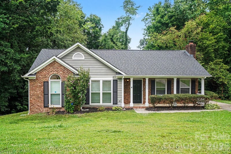 10826 Hunters Trace Court, Charlotte, NC - 3 beds, 2 baths, 1,325 sqft - $299,900