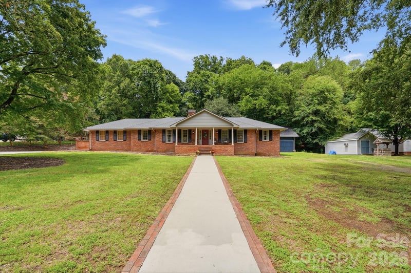 185 Hillcrest Avenue SE, Concord, NC - 3 beds, 2 baths, 2,777 sqft - $595,000