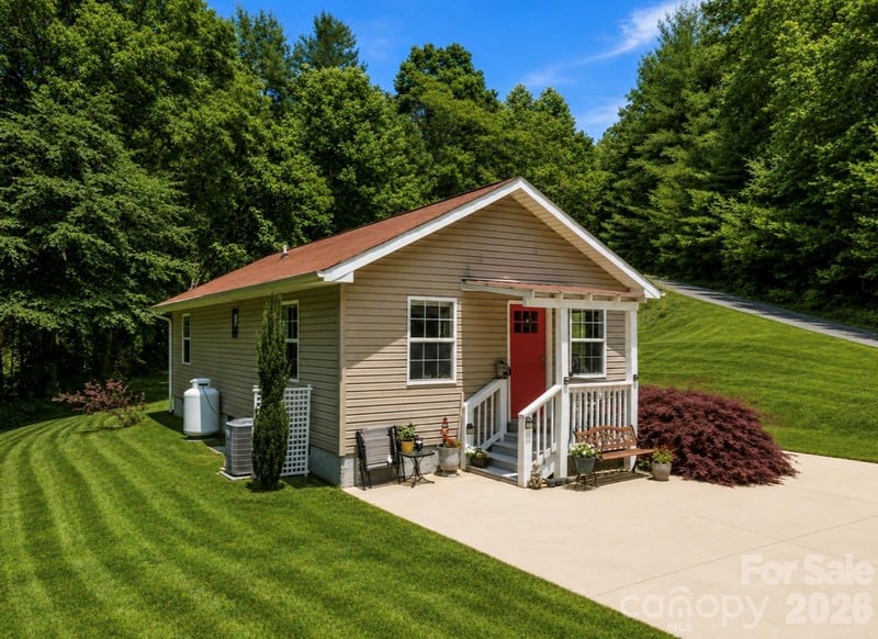 54 Thad Johnson Road, Saluda, NC - 2 beds, 1 bath, 800 sqft - $324,999