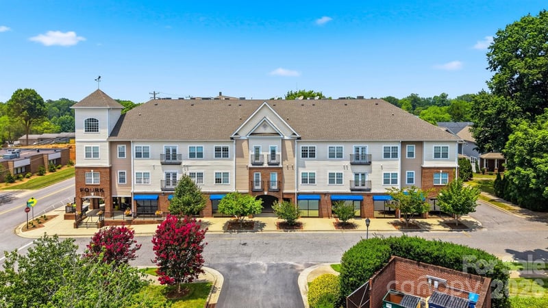 1410 4th Street Drive NW Apt 304, Hickory, NC - 1 bed, 1 bath, 956 sqft - $215,000