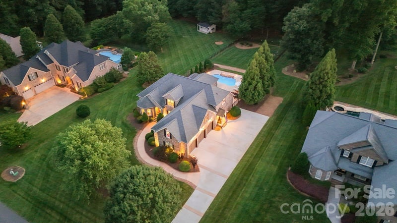 160 Riverchase Lane, Mooresville, NC - 4 beds, 3 baths, 3,642 sqft - $1,090,000