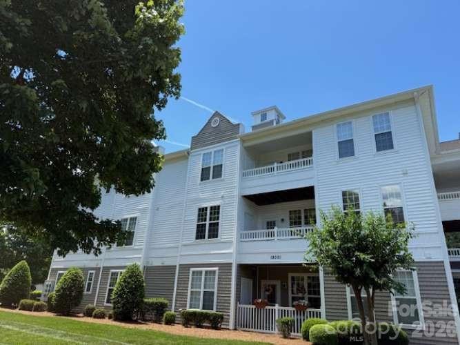 18001 Delmas Drive Apt 2E, Cornelius, NC. property listing photo