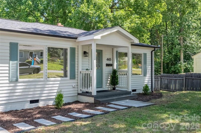 445 Oakwood Avenue, Mooresville, NC - 3 beds, 1 bath, 1,100 sqft - $259,000