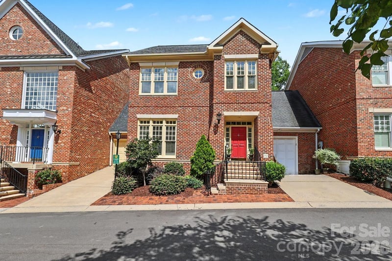1120 Dilworth Crescent Row, Charlotte, NC - 3 beds, 3.5 baths, 2,499 sqft - $1,325,000