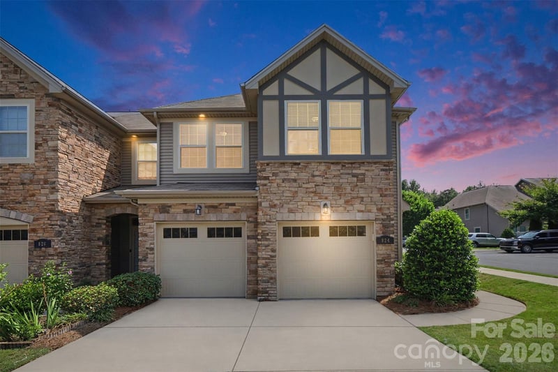 824 Ayrshire Avenue, Fort Mill, SC - 3 beds, 2.5 baths, 1,920 sqft - $400,000