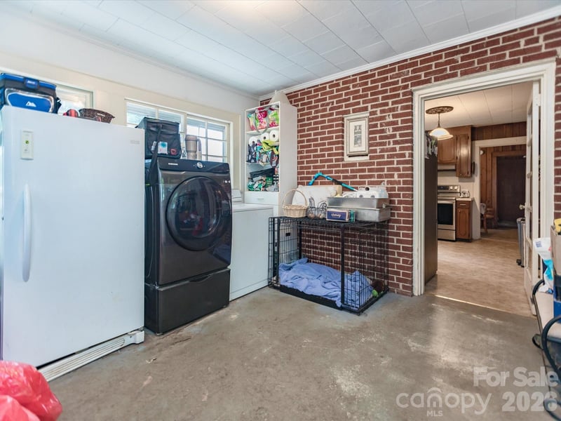 2111 Emmanuel Church Road, Conover, NC - 3 beds, 1 bath, 1,551 sqft - $310,000