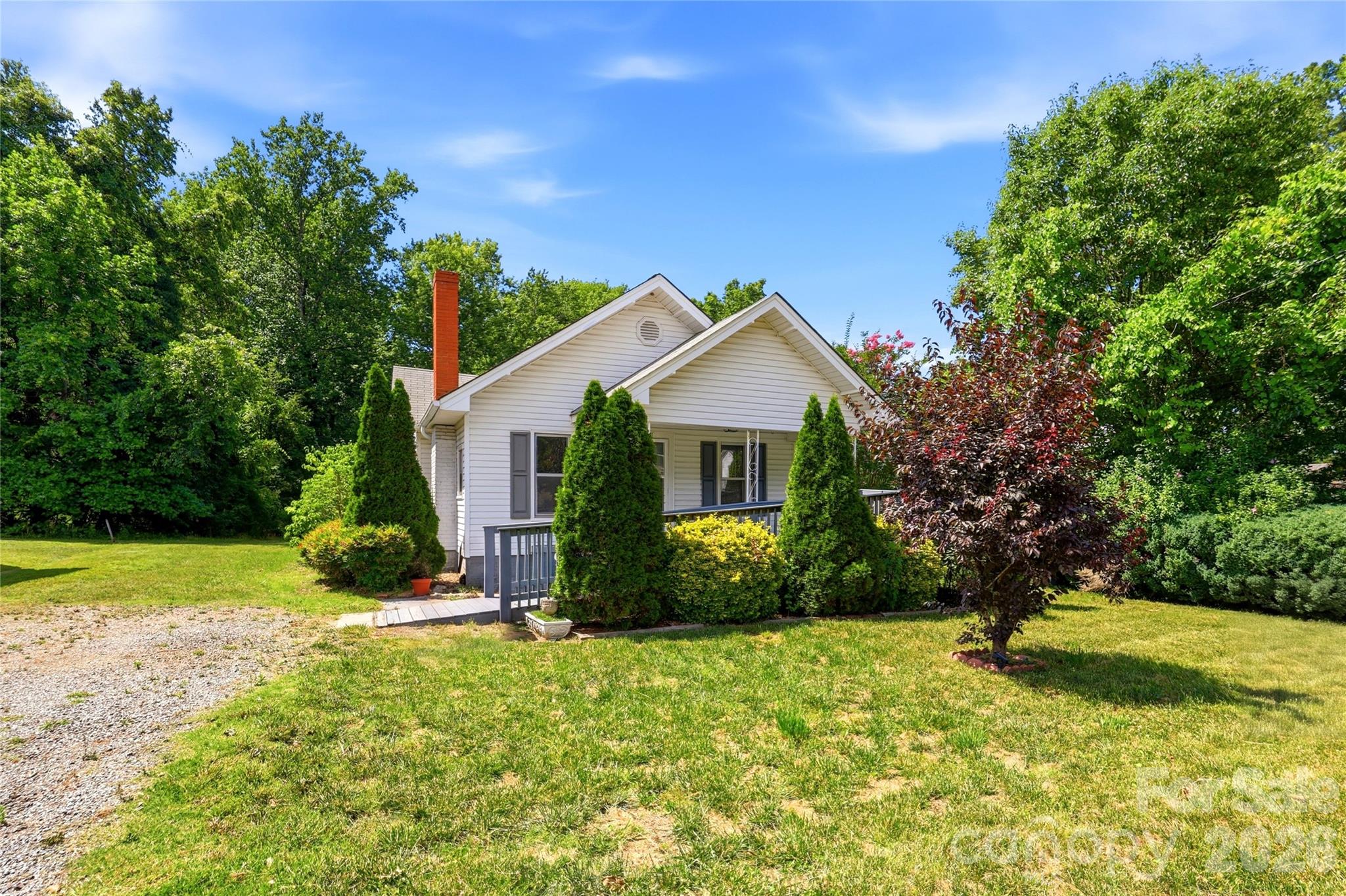 1013 7th Street NE, Hickory, NC. property listing photo