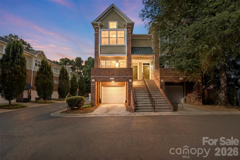 1515 Ranlo Avenue Apt 1, Charlotte, NC - 2 beds, 2.5 baths, 1,204 sqft - $440,000