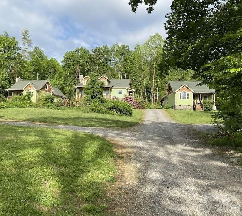 260 Bull Creek Road, Asheville, NC - 4 beds, 2,764 sqft - $1,250,000