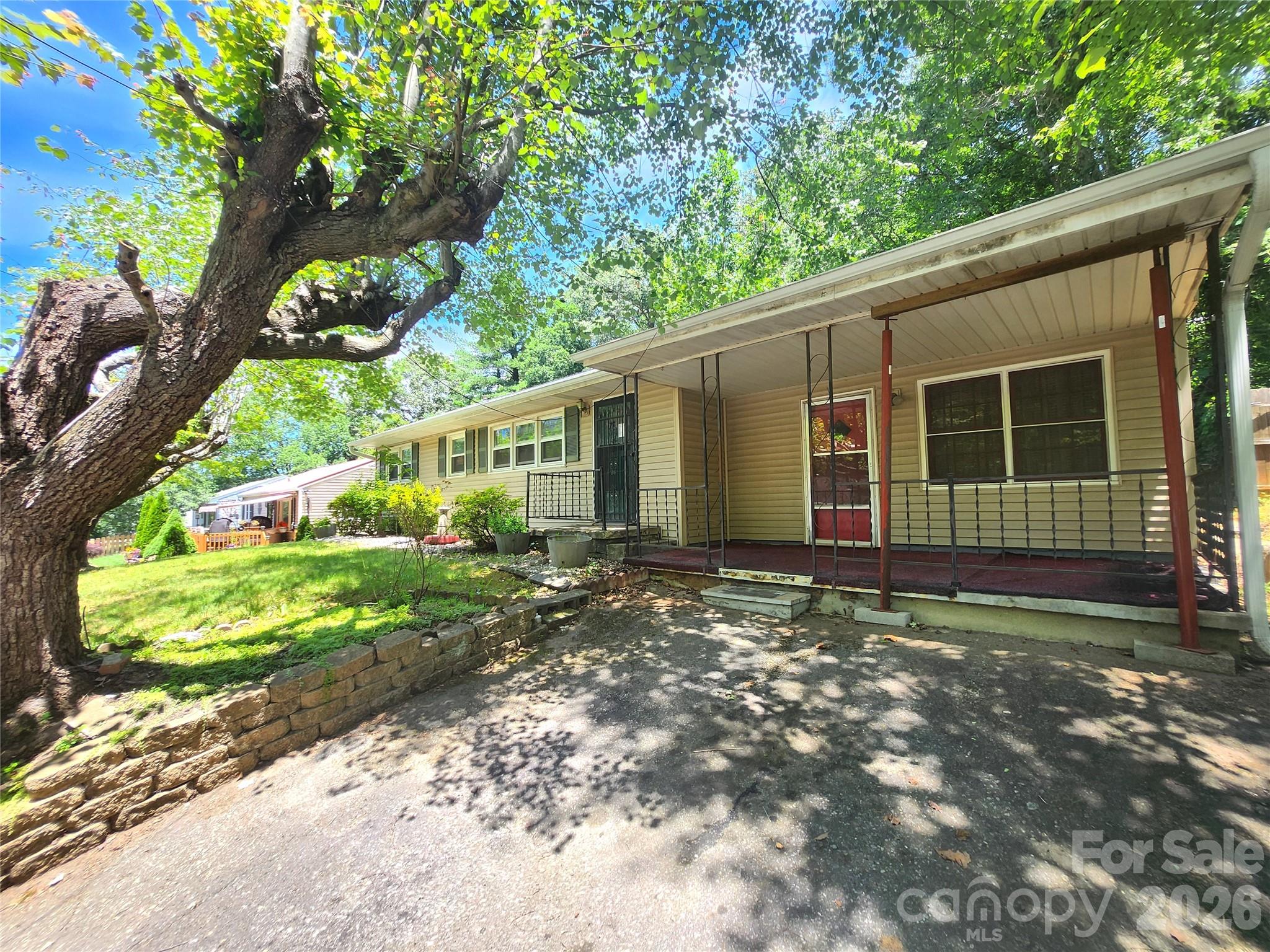 208 London Road, Asheville, NC. property listing photo